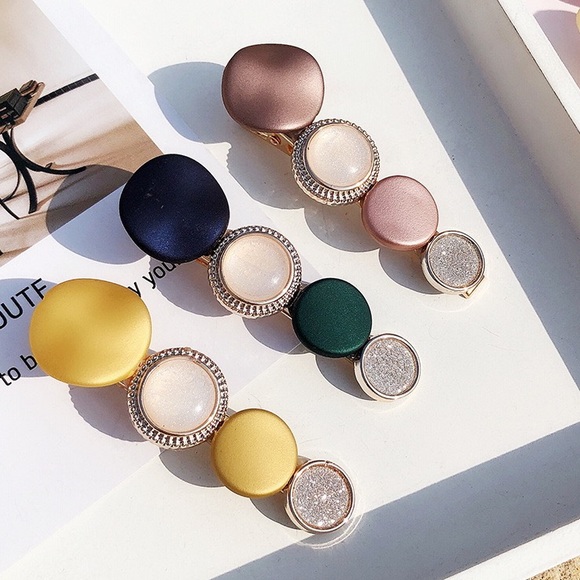 🔸2 for $15🔸Hair Clip - Picture 3 of 4